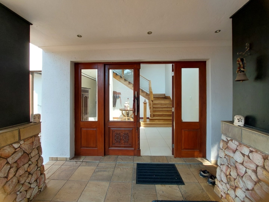 6 Bedroom Property for Sale in Birdwood Estate North West